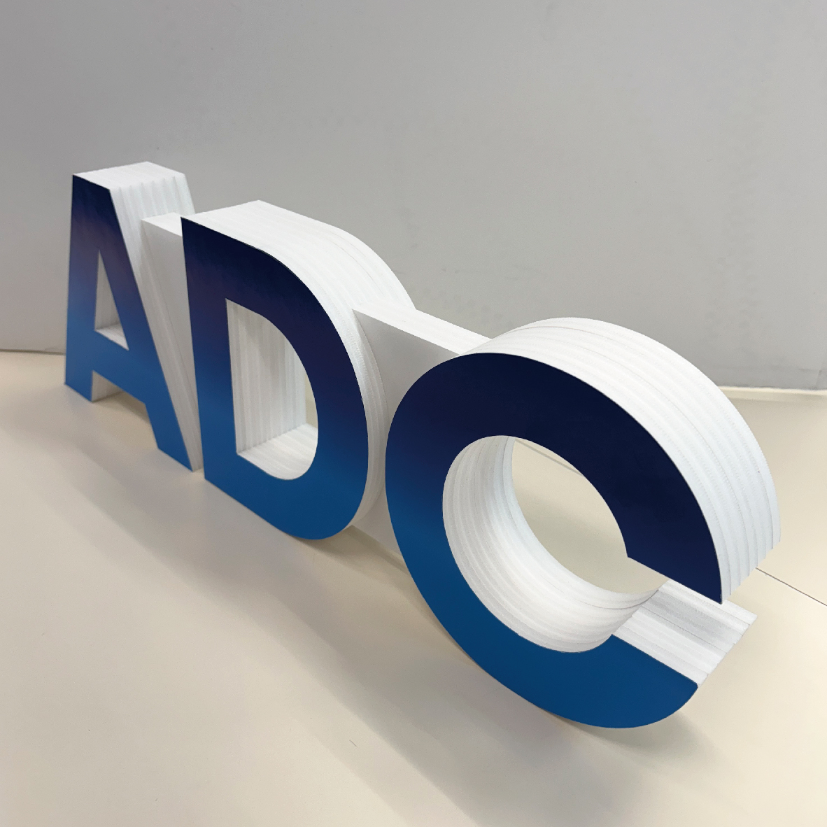 切り抜き文字パネルの画像