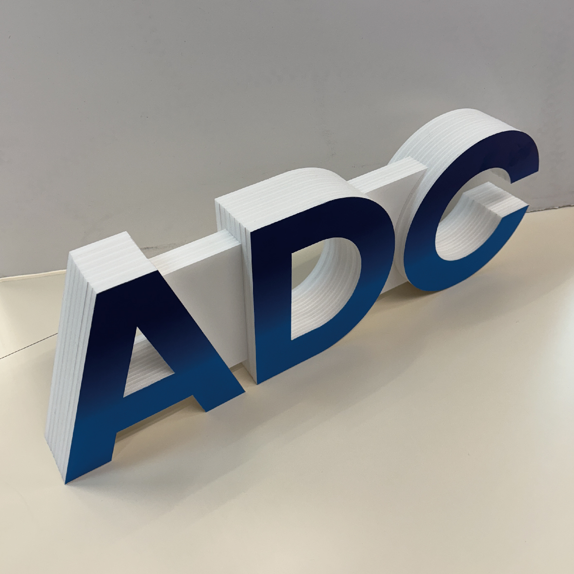 切り抜き文字パネルの画像